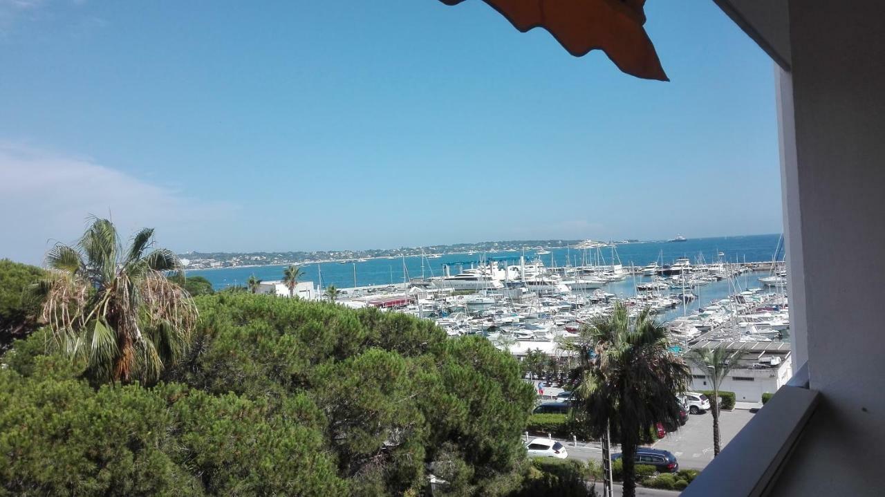 Grand Studio Climatise En Bord De Mer Avec Parking Securise Ґольф-Жуан Екстер'єр фото