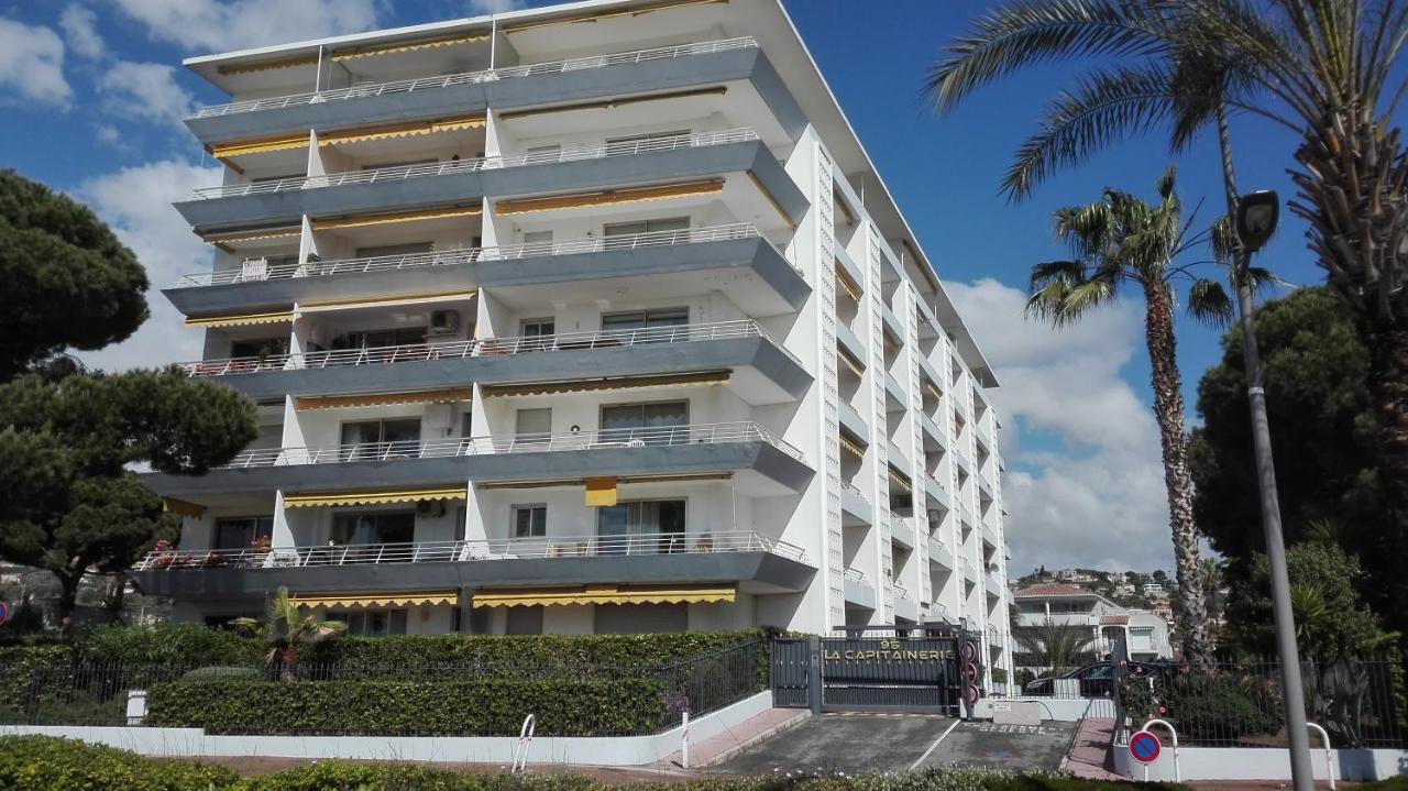 Grand Studio Climatise En Bord De Mer Avec Parking Securise Ґольф-Жуан Екстер'єр фото